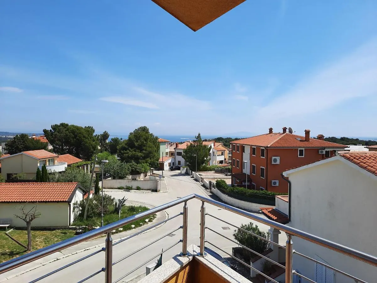 Apartment Girasole Premantura