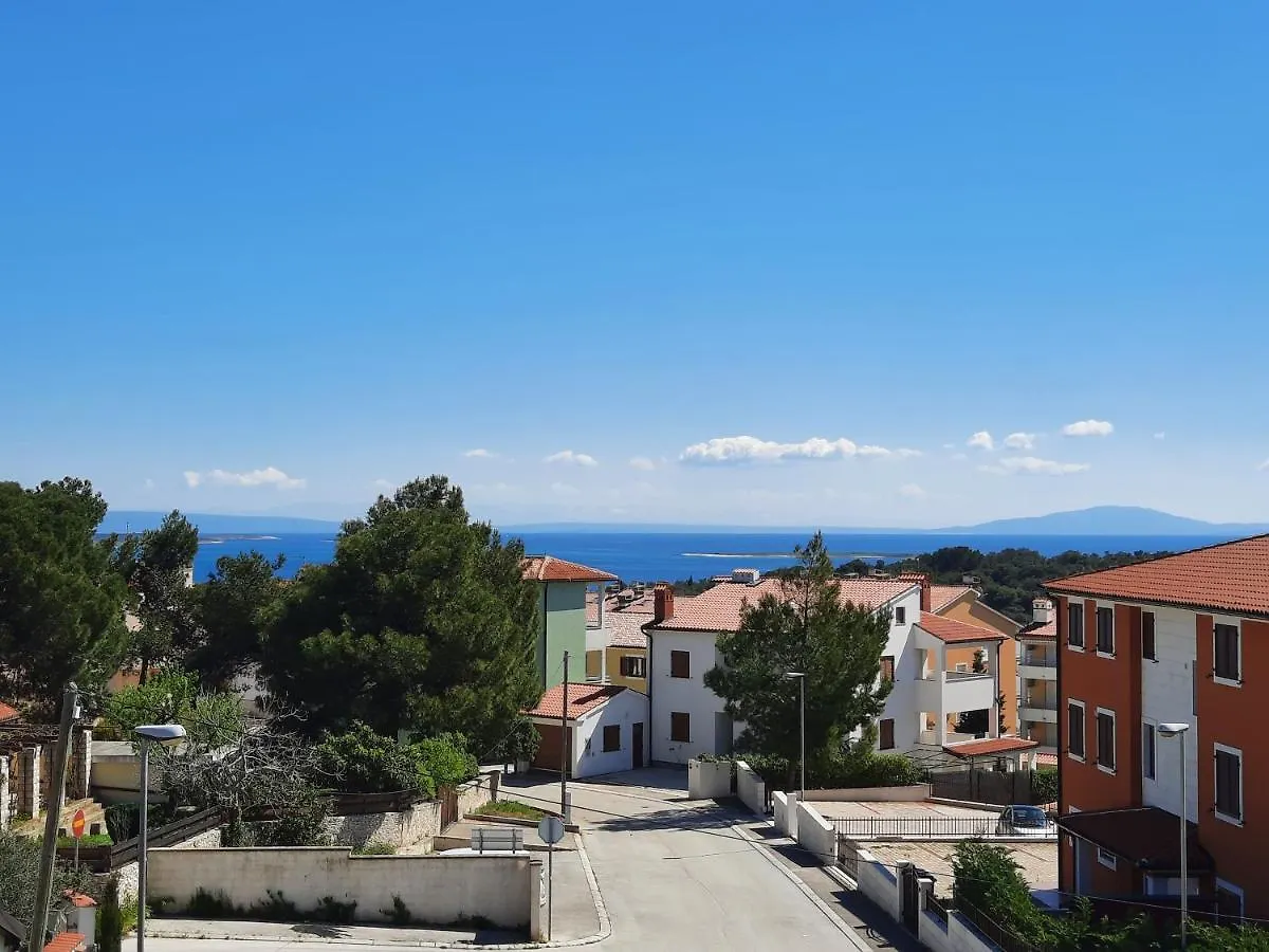 Apartment Girasole Premantura 0*,