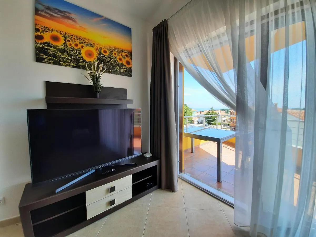 Apartment Girasole Premantura