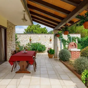 Stylish Flats With Two Bedrooms In Premantura